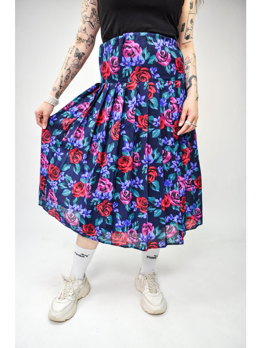 modrá vintage sukně s růžemi
