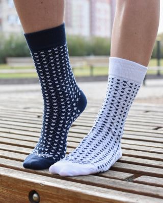 Spojili sme lásku s tradíciou, alebo lásku ku tradíciám? V týchto ponožkách zažieš oboje. Zloženie prevažne z bavlny a...