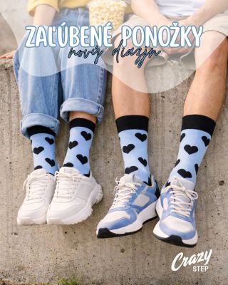 Štýlové, hravé a neprehliadnuteľné. Modré ponožky so srdiečkovým vzorom sú dokonalým dôkazom, že aj praktický kúsok môže...
