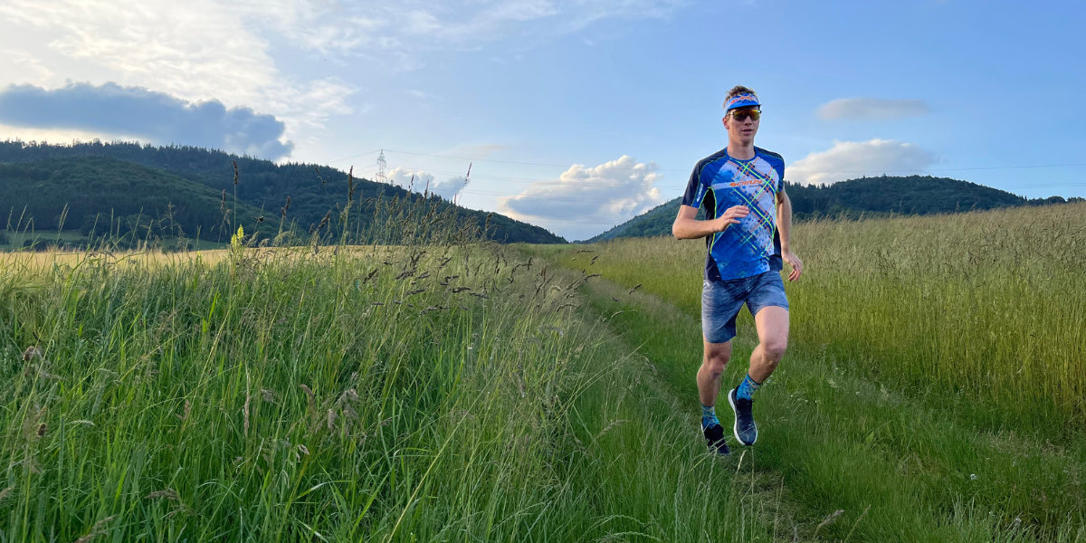 RECENZE: Letní běžecký set CRAZY na tréninky, ale i závody