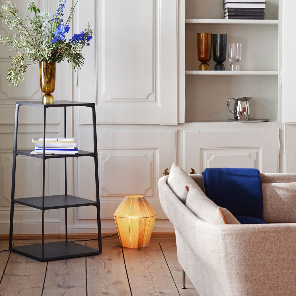 Polička HAY Eiffel: Elegantní minimalismus s prvkem inovace