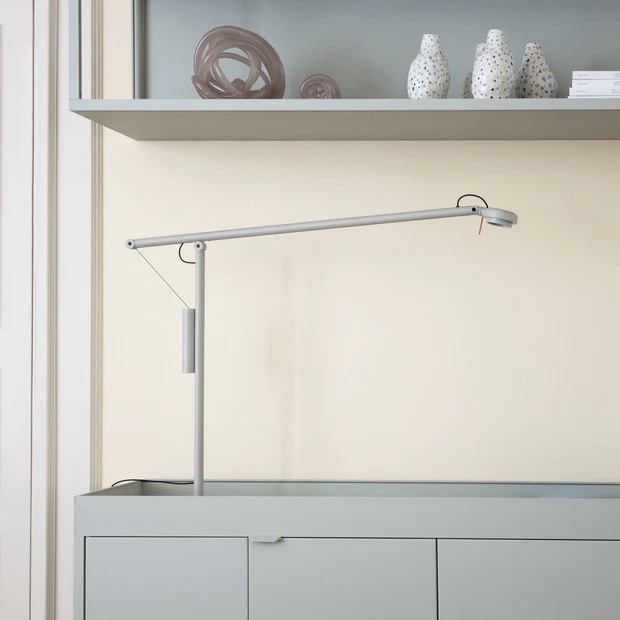 Stolní lampy HAY - rovnováha mezi funkcionalitou a designem