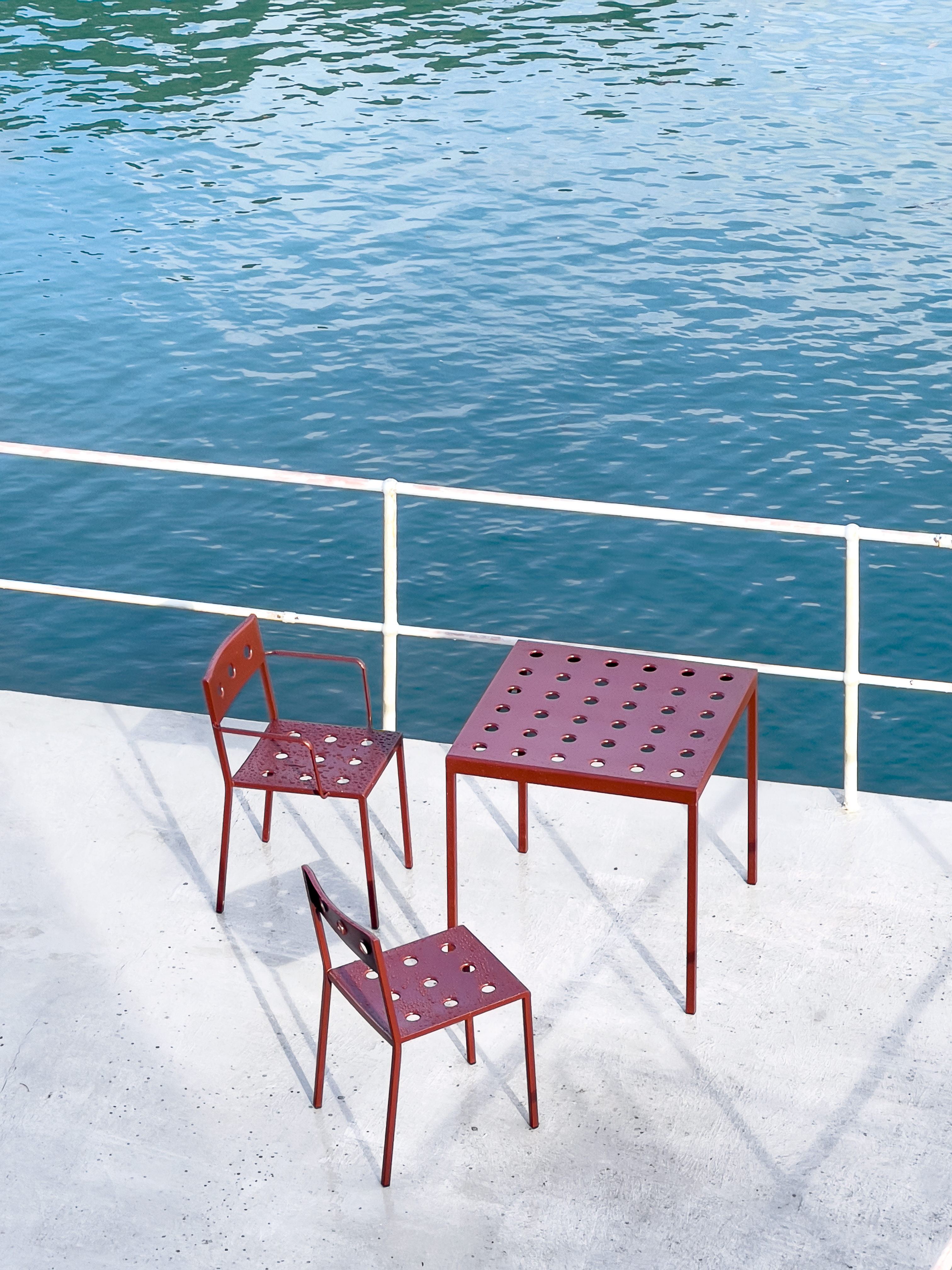 Hay BALCONY TABLE - L75, iron red 00