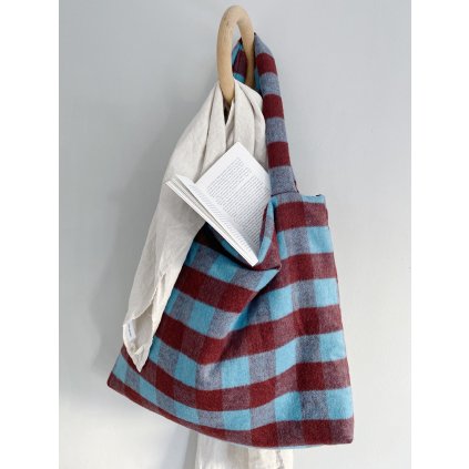 Wool checked anniversary mom bag7 69,95 IG @inblckandwht