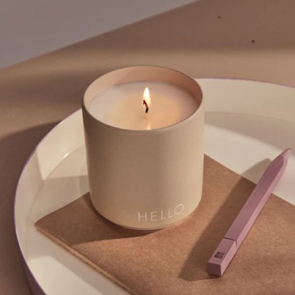 DESIGN LETTERS Svíčka - HELLO BEIGE
