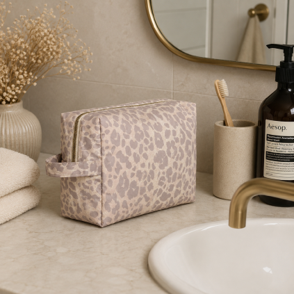 STUDIO NOOS Toiletry bag Puffy - Cream Leopard