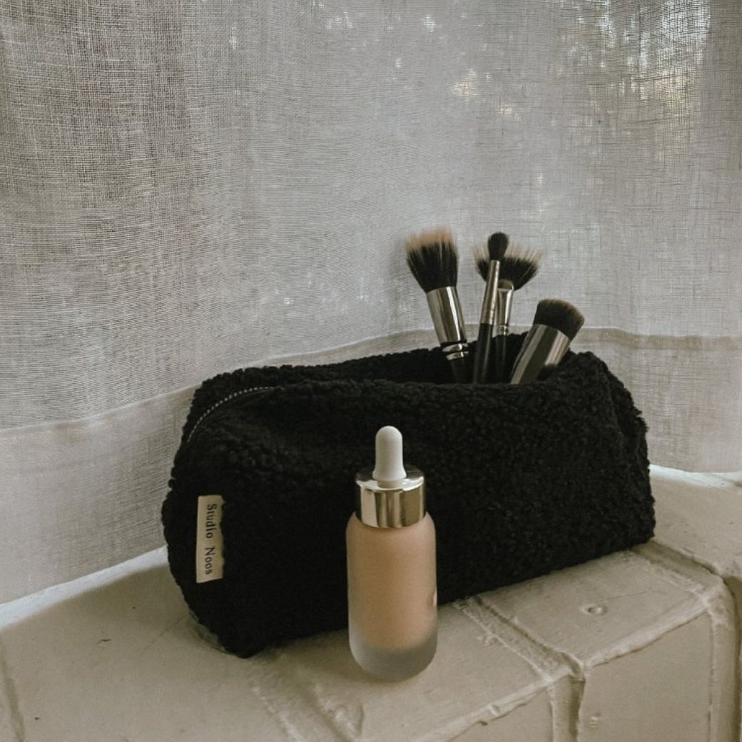 STUDIO NOOS Pouzdro - Black Teddy