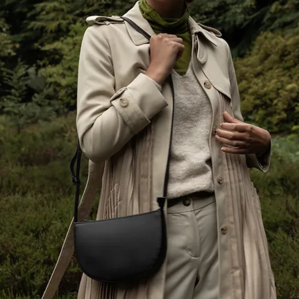 MONK & ANNA kabelka Half moon Farou - black