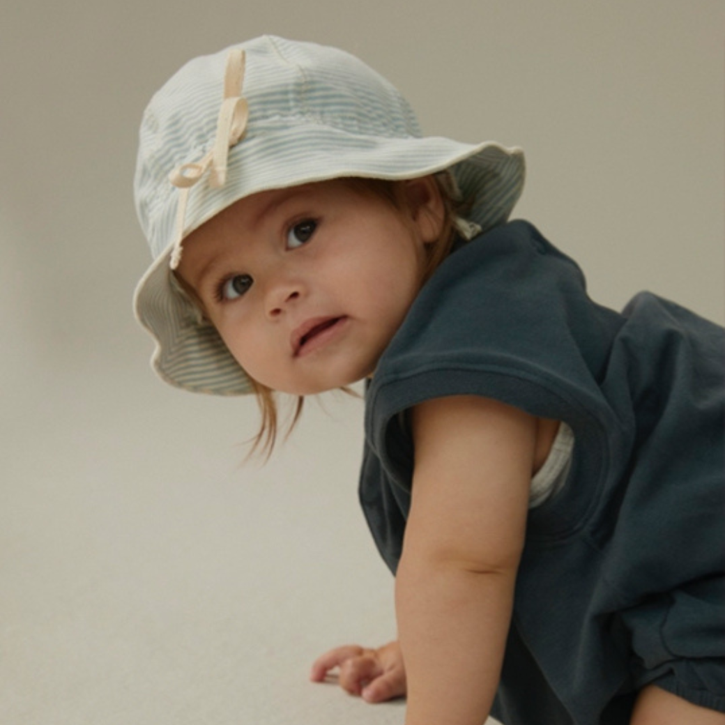 GRAY LABEL Klobouk Baby GOTS - Sky - Cream Velikost: 0-1y