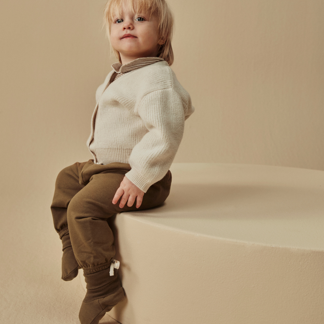 GRAY LABEL Tepláčky pro miminko GOTS  - New Fit Woody Velikost: 12-18m