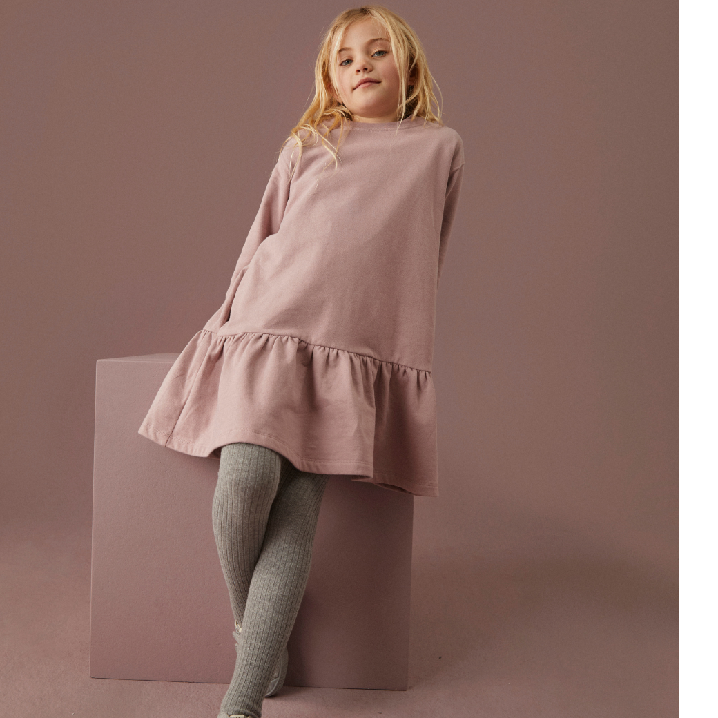 GRAY LABEL Šaty s volánky GOTS – Berry Velikost: 3-4y