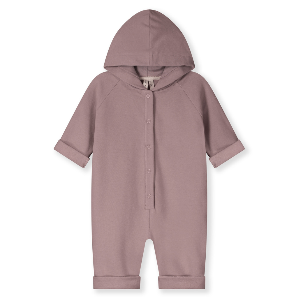 GRAY LABEL Overal pro miminka s kapucí GOTS - Berry Velikost: 9-12m