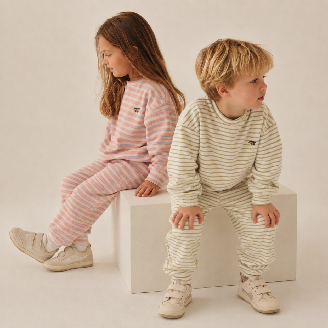 KONGES SLOJD Tepláky  ITTY SWEAT - TEA STRIPE Velikost: 5-6y