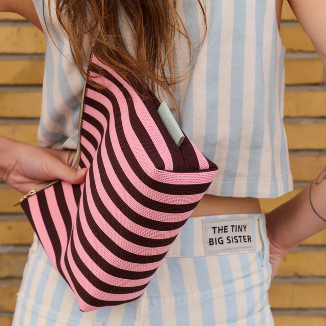THE STICKY SIS CLUB Toaletní taška Knitted stripes - chocolate + bubblegum