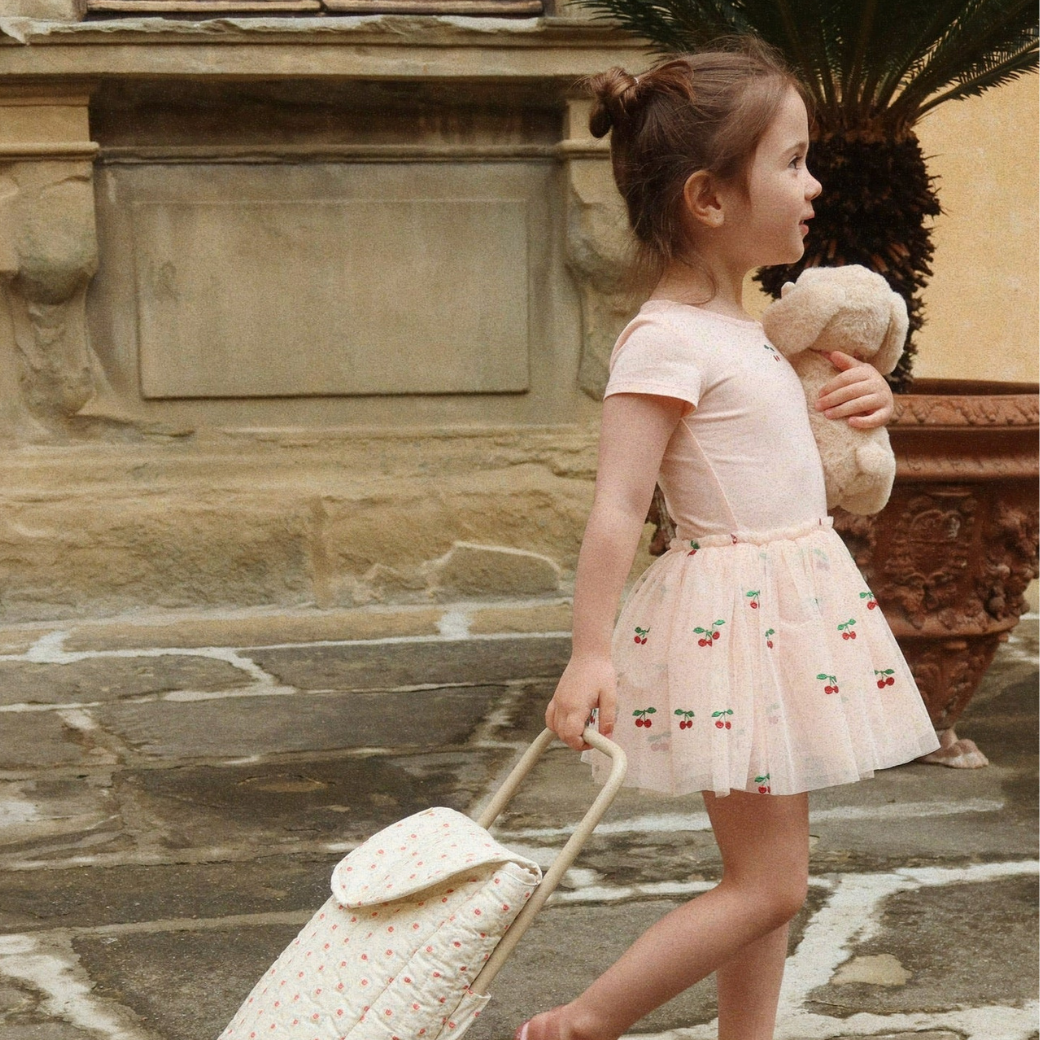 KONGES SLOJD Šaty pro baletku - CHERRY GLITTER Velikost: 18m