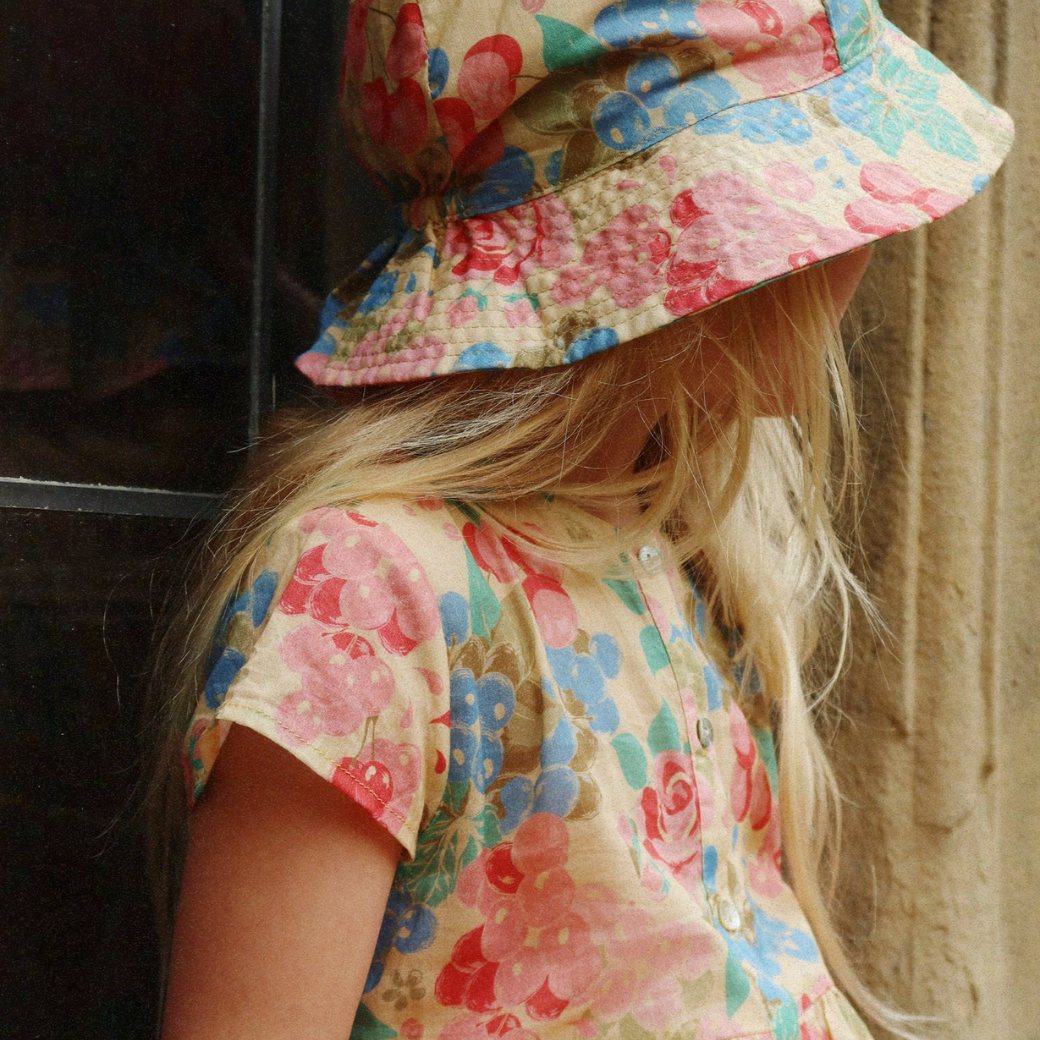 KONGES SLOJD Klobouk PACEY - BLOOMIEGRAPE Velikost: 2-4y