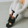 SISTERLY TRIBE Pilates ponožky - Black
