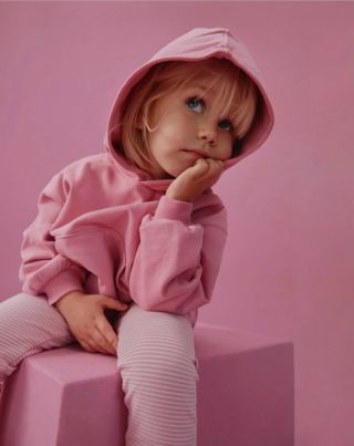 👋🏼 Say hello to new collection Gray Label ~ BUBBLEGUM & COOKIE. Kousky, které spolu krásně ladí, snadno se kombinují a...