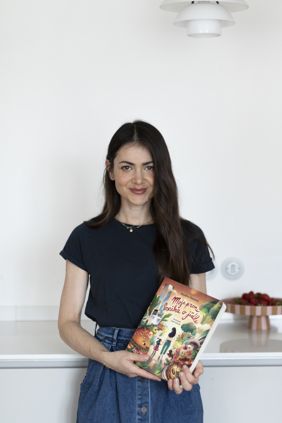„Až keď som začala písať, uvedomila som si, aký náročný dokáže byť detský čitateľ,“ hovorí Karolína Fourová, autorka Mojej prvej knihy o jedle