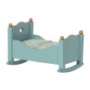 9045 maileg drevena kolebka blue