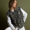 VIVI MARI Fleecová vesta Teddy splashes black/sand
