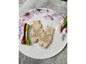 MONTESSORI CROSS STICH - VYŠÍVACÍ ZVÍŘÁTKA