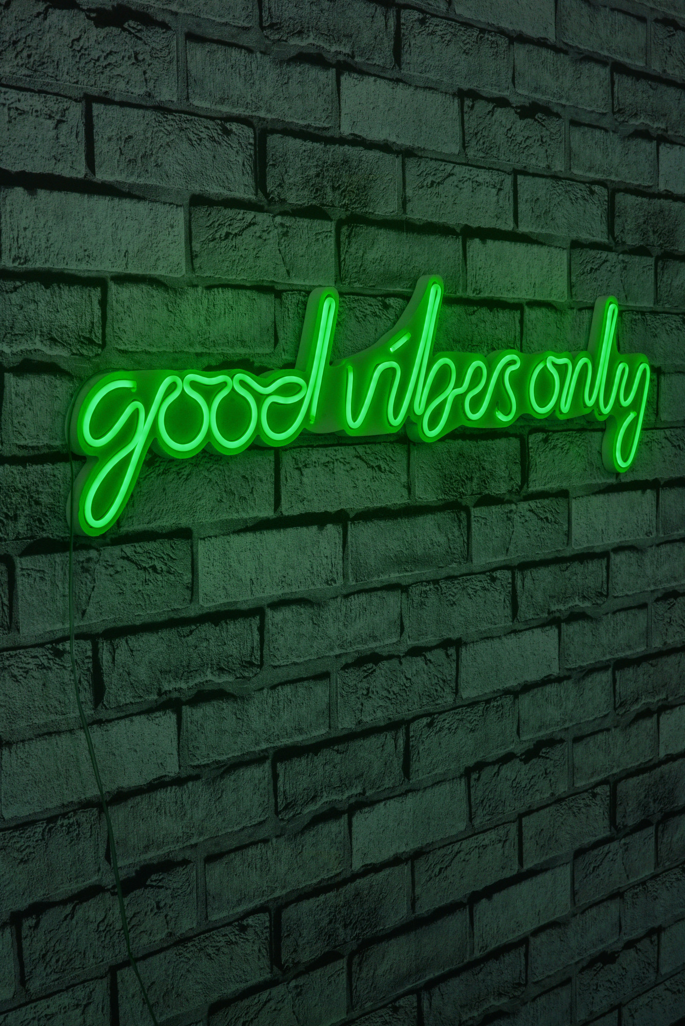 Levně Nástěnný nápis GOOD VIBES ONLY s led osvětlením zelená