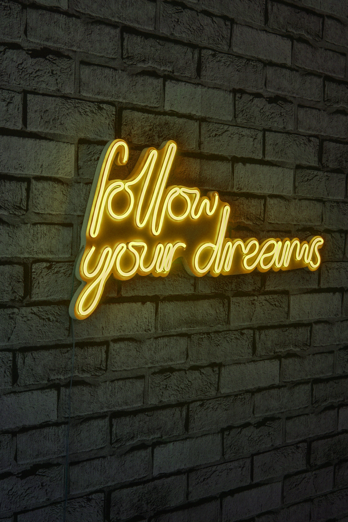 Nástěnná dekorace s LED osvětlením FOLLOW YOUR DREAMS žlutá