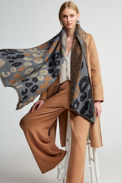 Šála se zvířecím vzorem