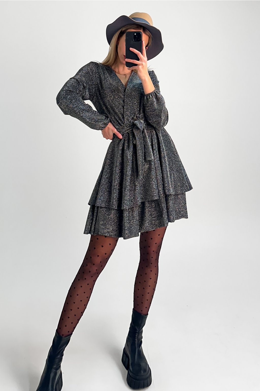 Trblietavé šaty s dvojitou sukňou strieborné