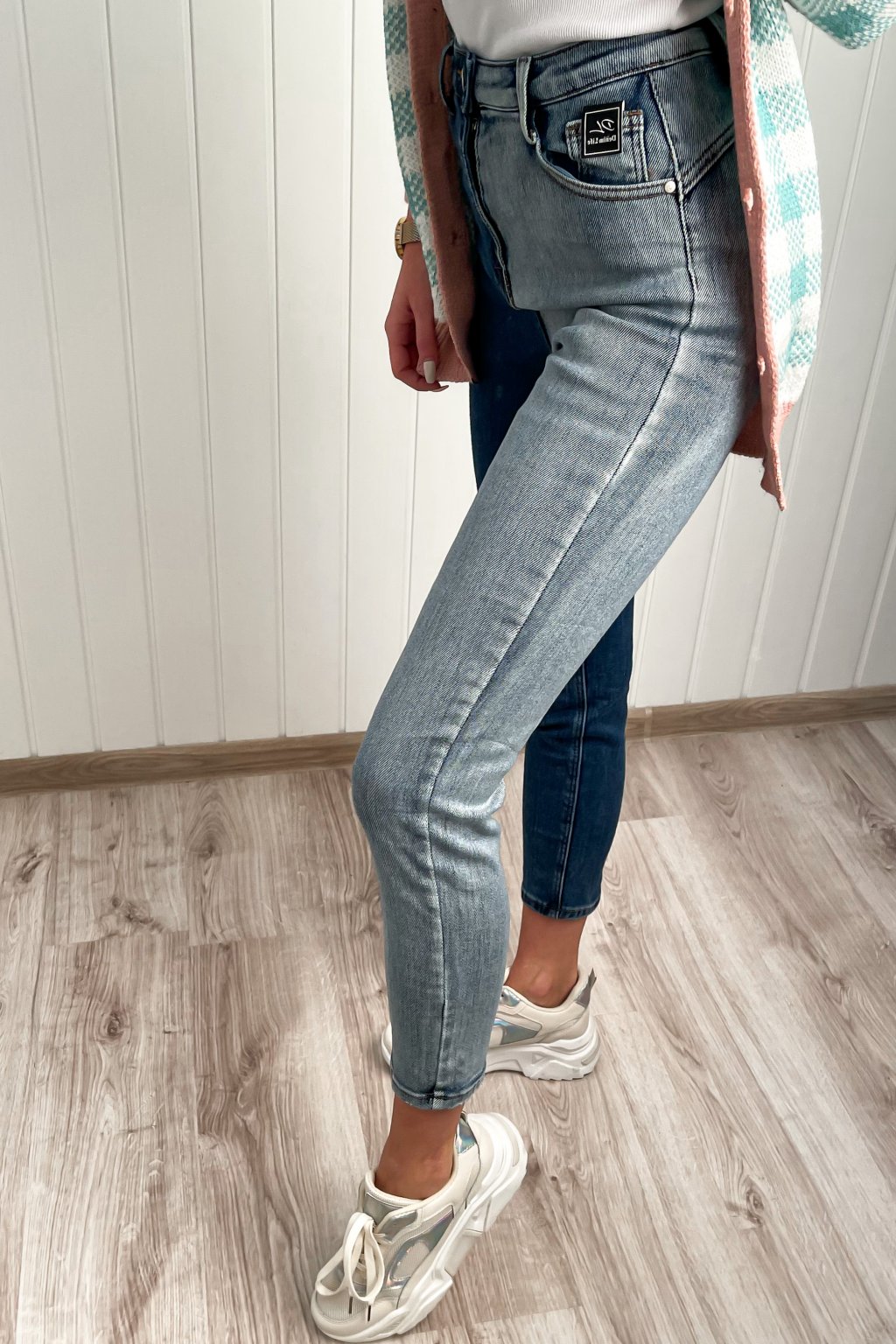Mom fit jeans dvojfarebne s push up tvarovanim CRIBS.sk va modny butik