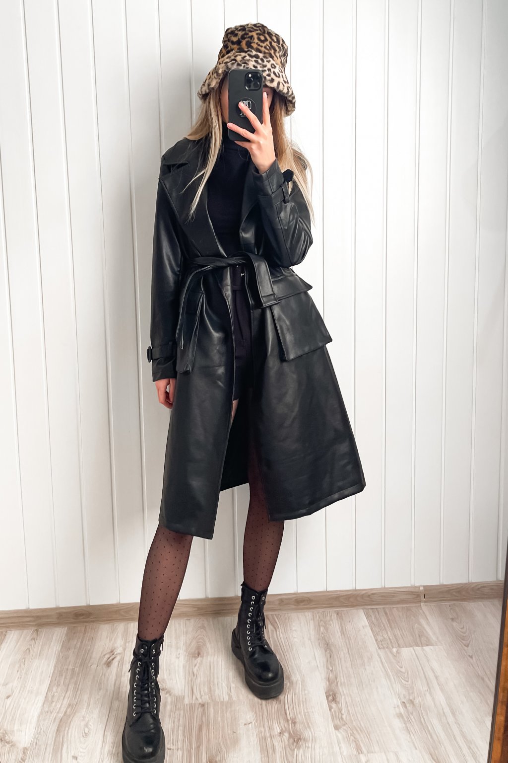 Koženkový dlhý kabát čierny