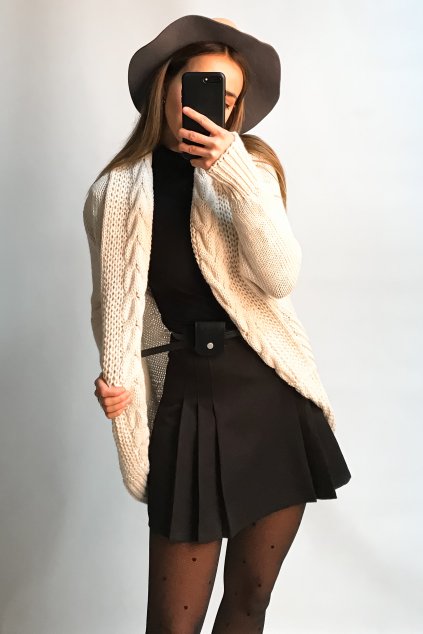 cribs, cribs oblečenie, dámske oblečenie, cribs eshop, slovenský eshop, rýchle dodanie, darček pre ňu, darček na vianoce, sveter, šaty, sukňa, kožené kraťasy, koženkové šórtky, vianočný darček, darček pre 42