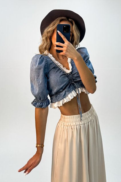 Džínsový top s viazaním a madeirou