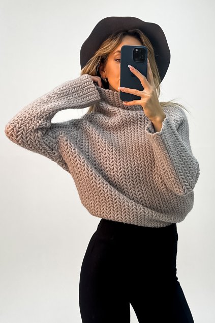 Sveter z kvalitného úpletu sivý