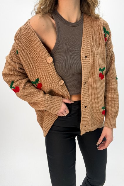 Pedĺžený oversize kardigán na zapínanie s čerešňami hnedý