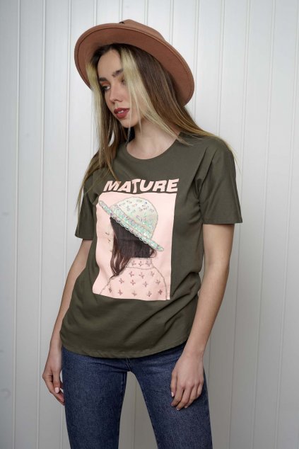 tričko, tričkové šaty, biele, čierne, žlté, vzorované, potlač, vyšívané, nášivky, fialové, street style, 281