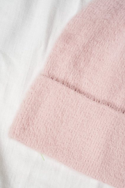 Jednoduchá čiapka v ružovej farbe