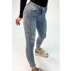 Svelto-modré skinny džínsy bez ukončenia s dierami