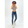 Skinny rifle s push-up efektom