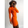 Puzdrové šaty s výrezom oranžové