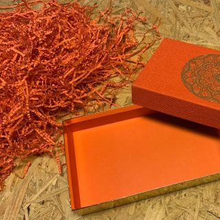 Výrazné barvy našich papírových výplní CrinklePAK oživí vaše produkty 🎁 Oranžová zvýrazní detail a dodá balíčku energii 🧡...