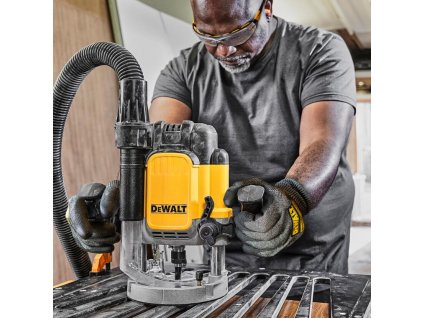 Rukavice dotykové s ochranou proti prerezaniu