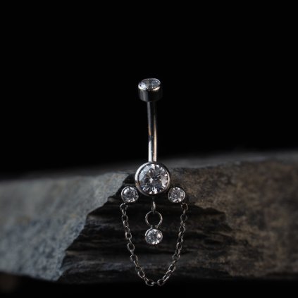 Visací titanový piercing do pupíku Chainelle