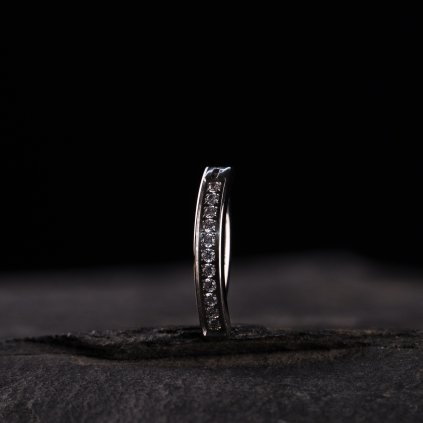 Titanový piercing do pupíku Encara