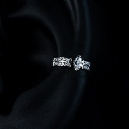 Titanový kroužek Marquise