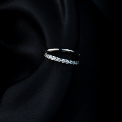 Titanový kroužek Linear dvouřadý s jednou řadou zirkonů