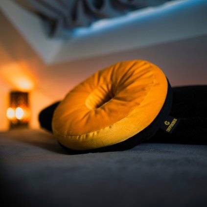 Piercingový polštářek s vnitřním otvorem pro ucho