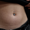 TItanový piercing do pupíku Onys