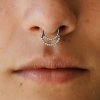 Septum piercing Reina titanový kroužek s dvojitou řadou čirých zirkonů